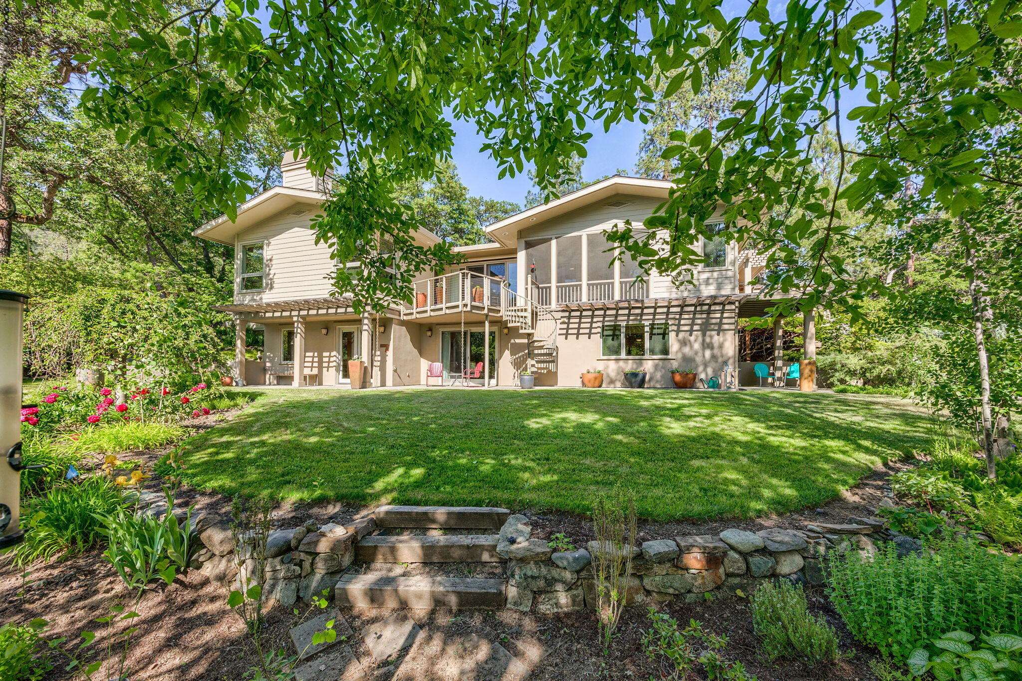 Jacksonville, OR 97530,6268 Little Applegate RD