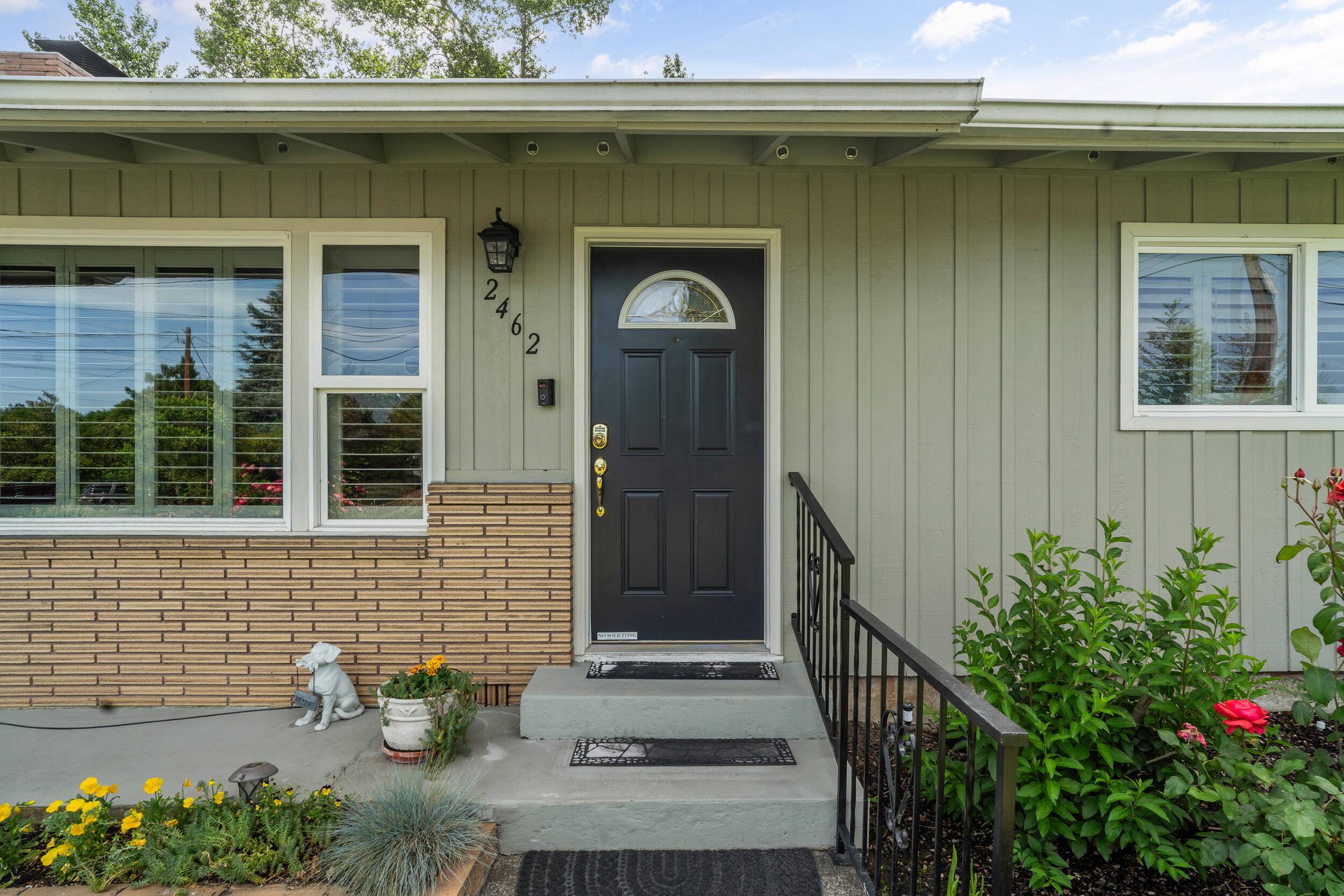 Medford, OR 97504,2462 Edgemont DR