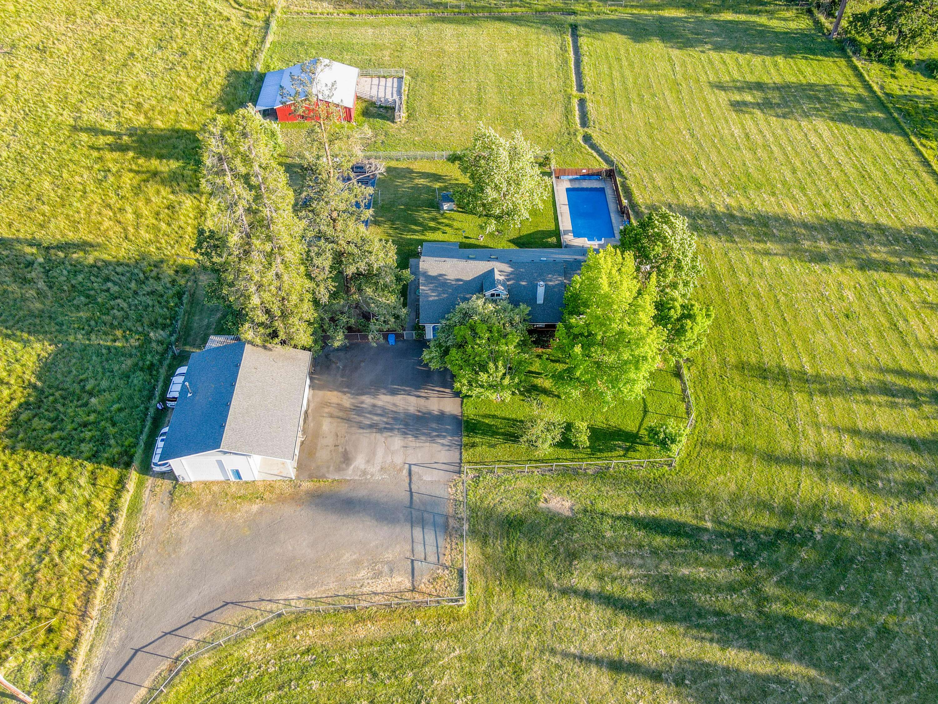 Grants Pass, OR 97527,3317 Leonard RD