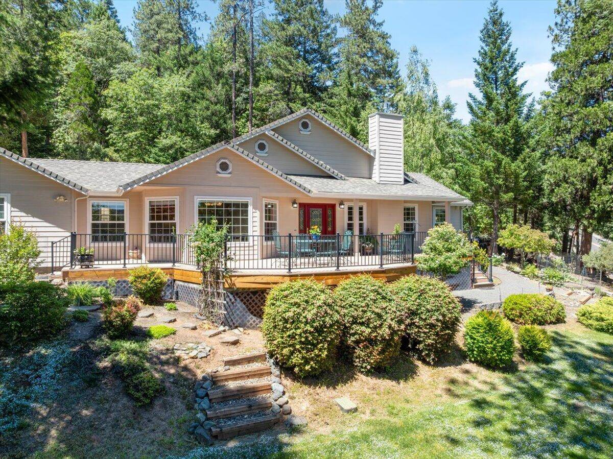 Grants Pass, OR 97526,404 Mountain Paradise DR