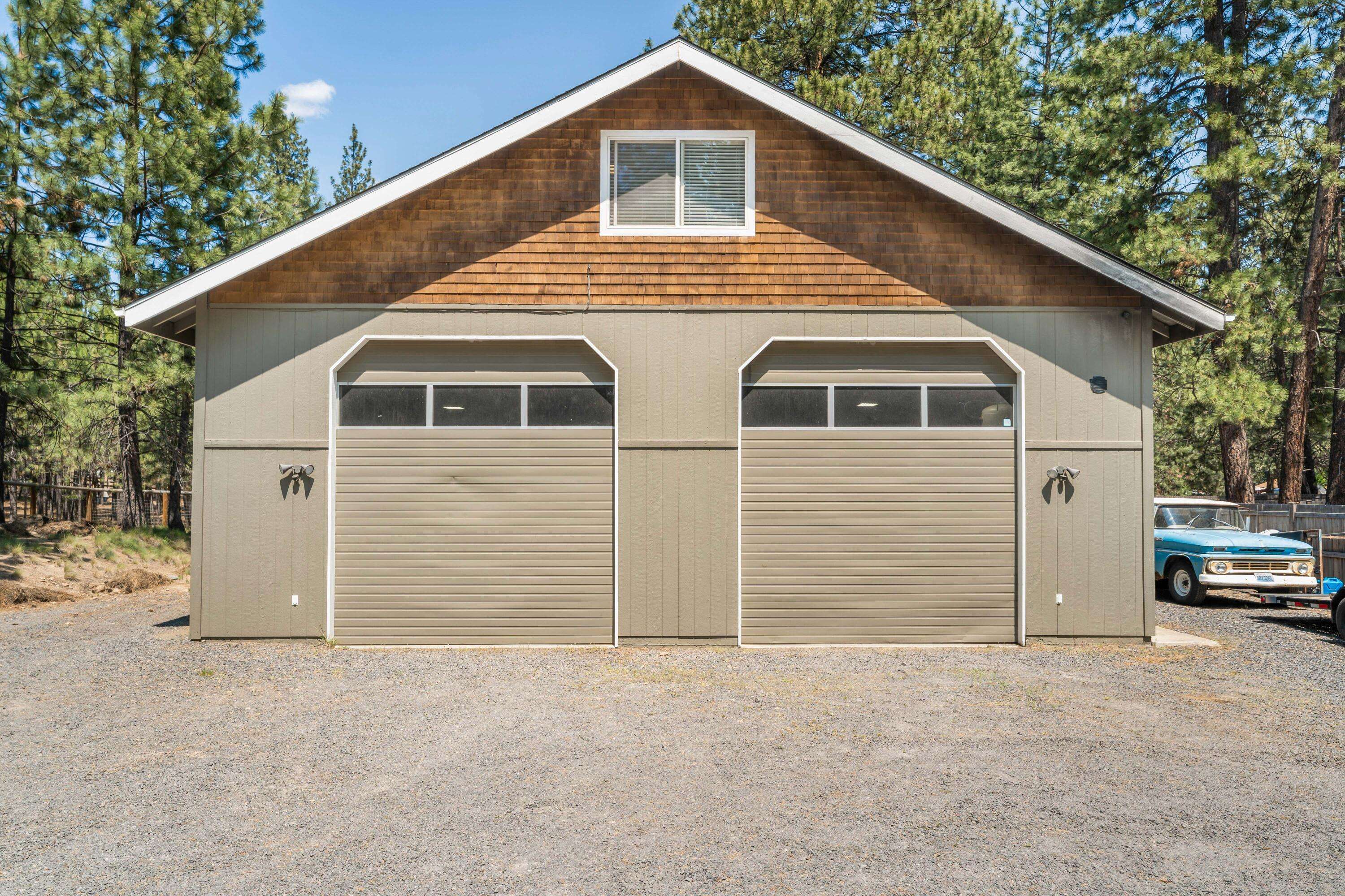 Bend, OR 97702,60068 Minnetonka LN