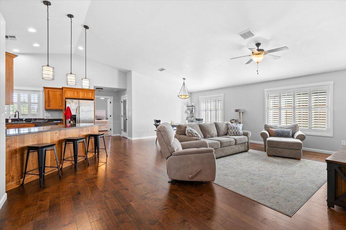 Grants Pass, OR 97527,2818 Esther LN