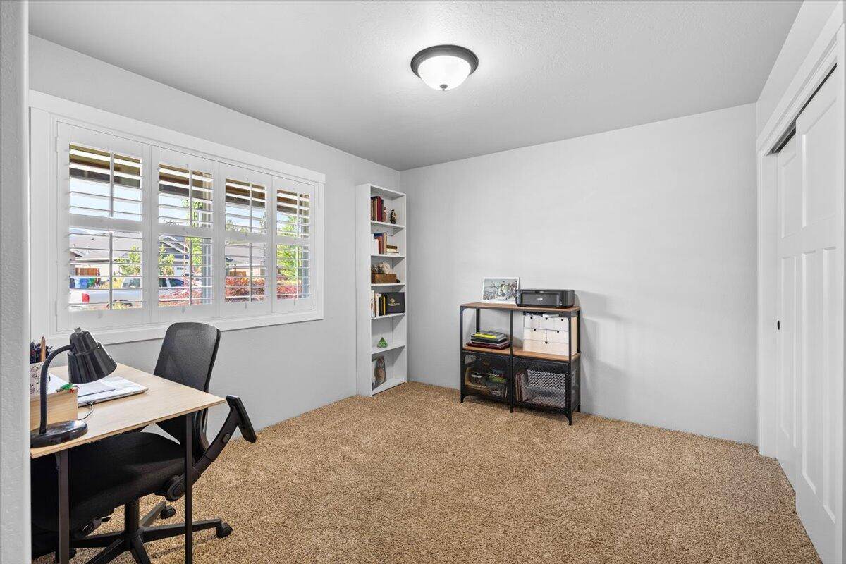 Grants Pass, OR 97527,2818 Esther LN