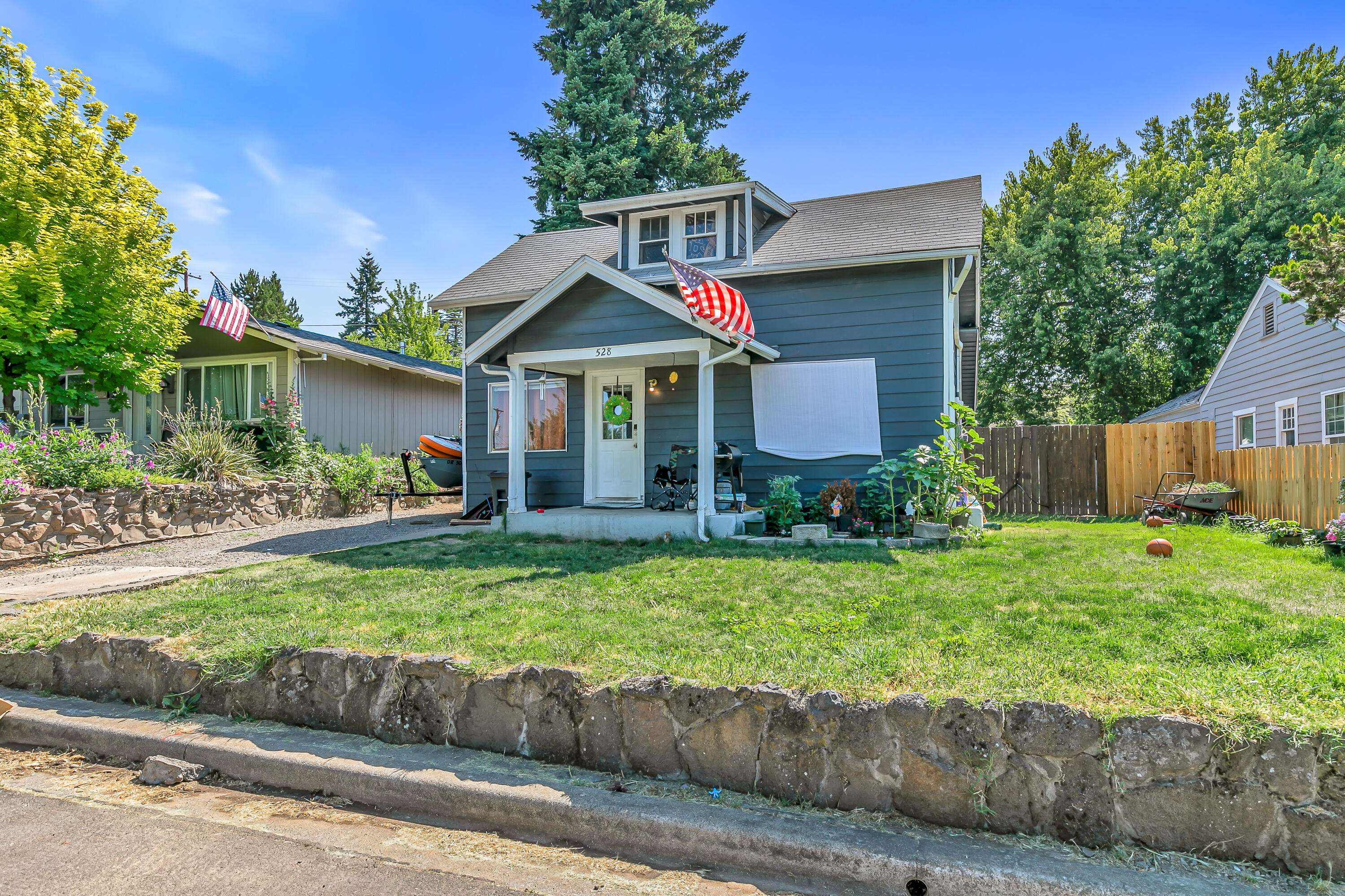 Medford, OR 97504,528 Pearl ST