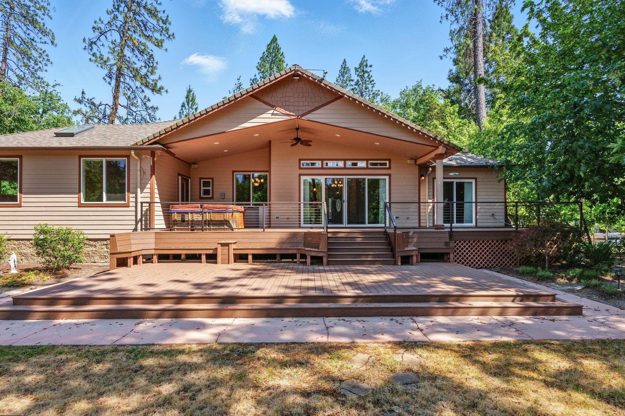 Shady Cove, OR 97539,360 Park DR