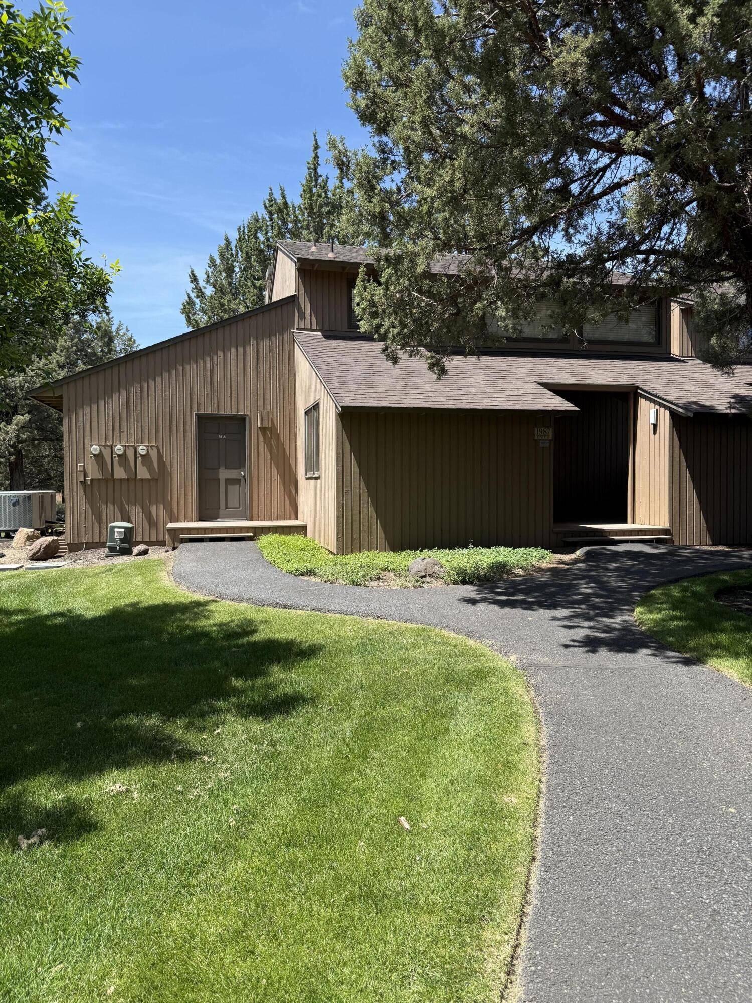 Redmond, OR 97756,1987 Redtail Hawk DR #RV16C
