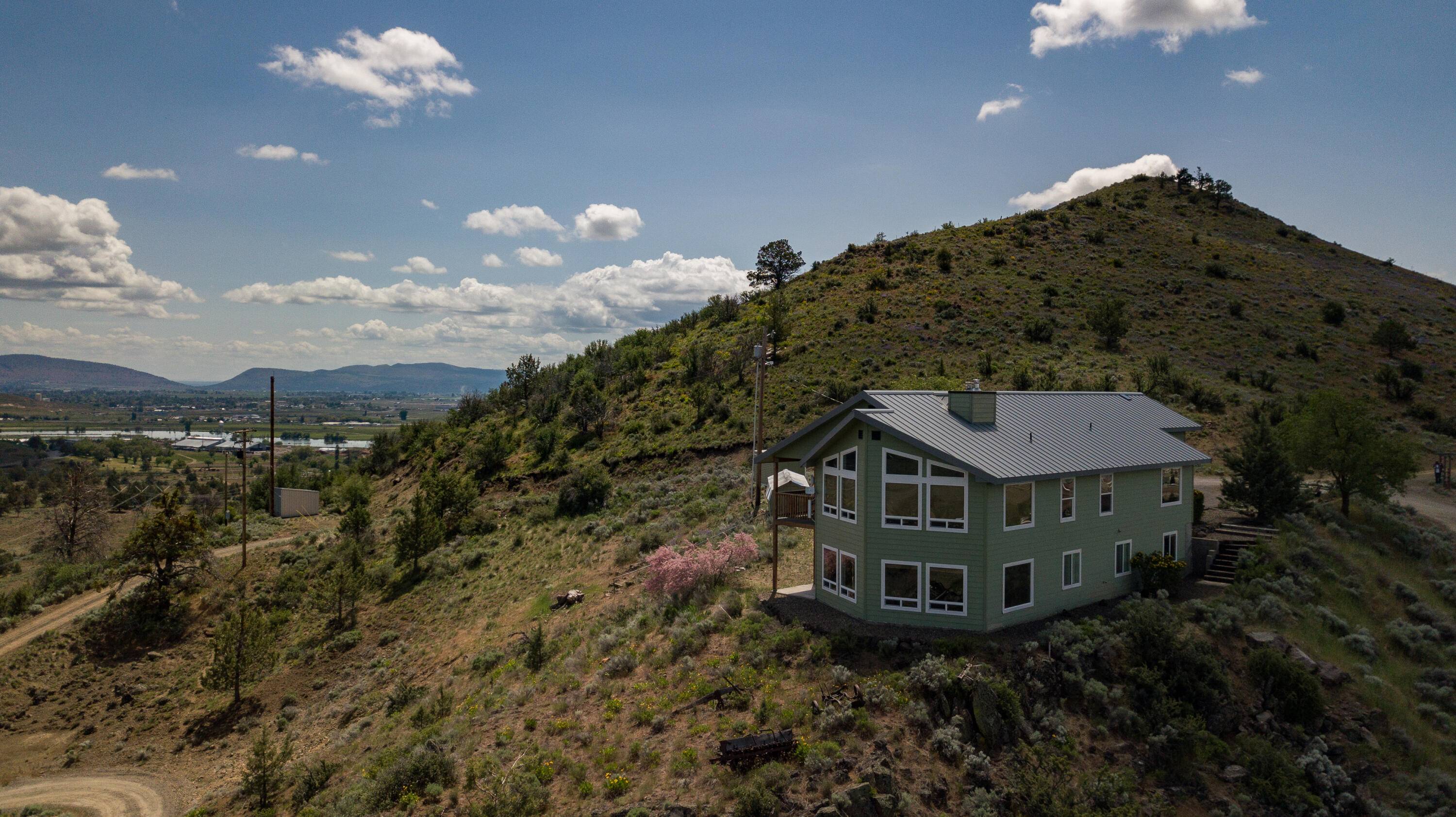 Klamath Falls, OR 97601,5222 Hwy 66