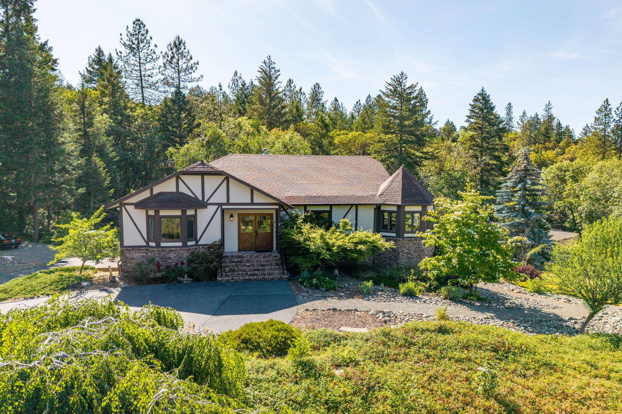 Grants Pass, OR 97527,250 Shadow Mountain WAY