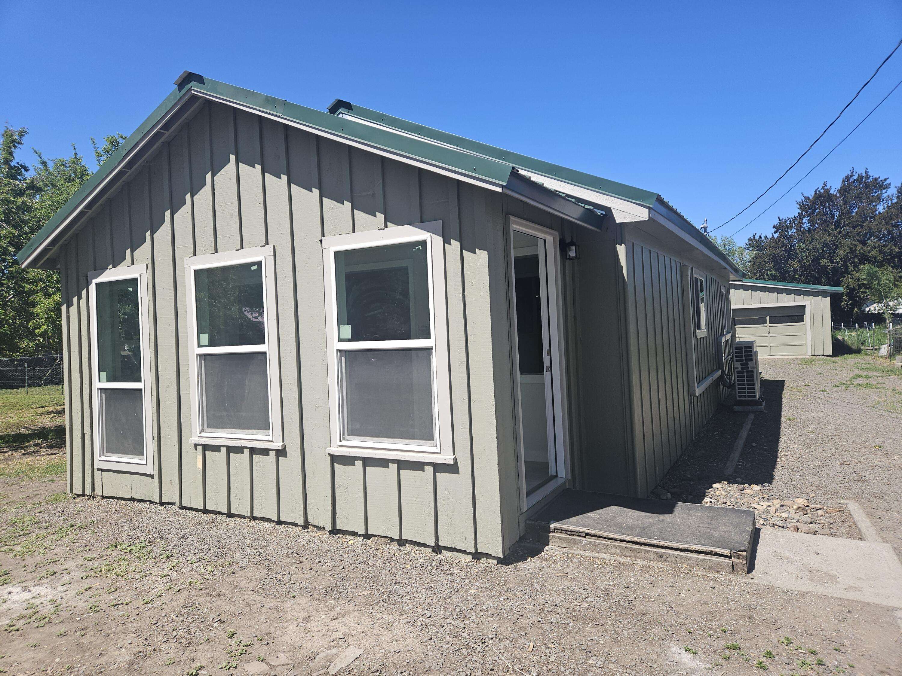 Lakeview, OR 97630,1162 H ST