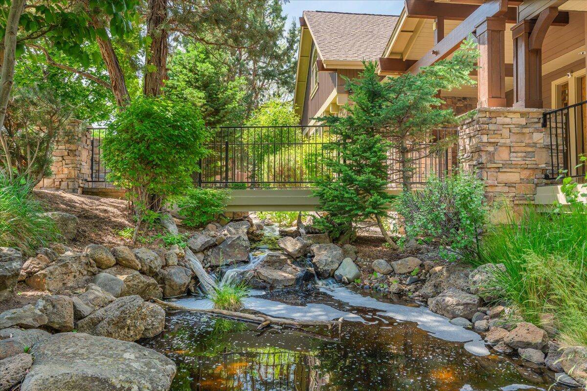 Bend, OR 97703,882 Haleakala WAY