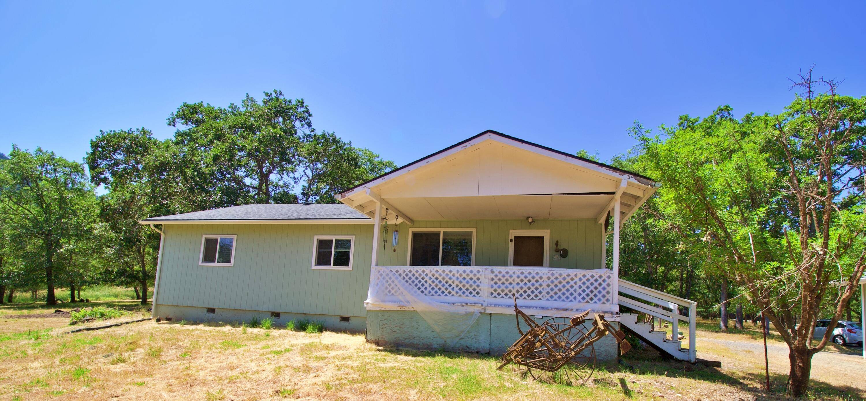 Grants Pass, OR 97527,455 Crystal DR