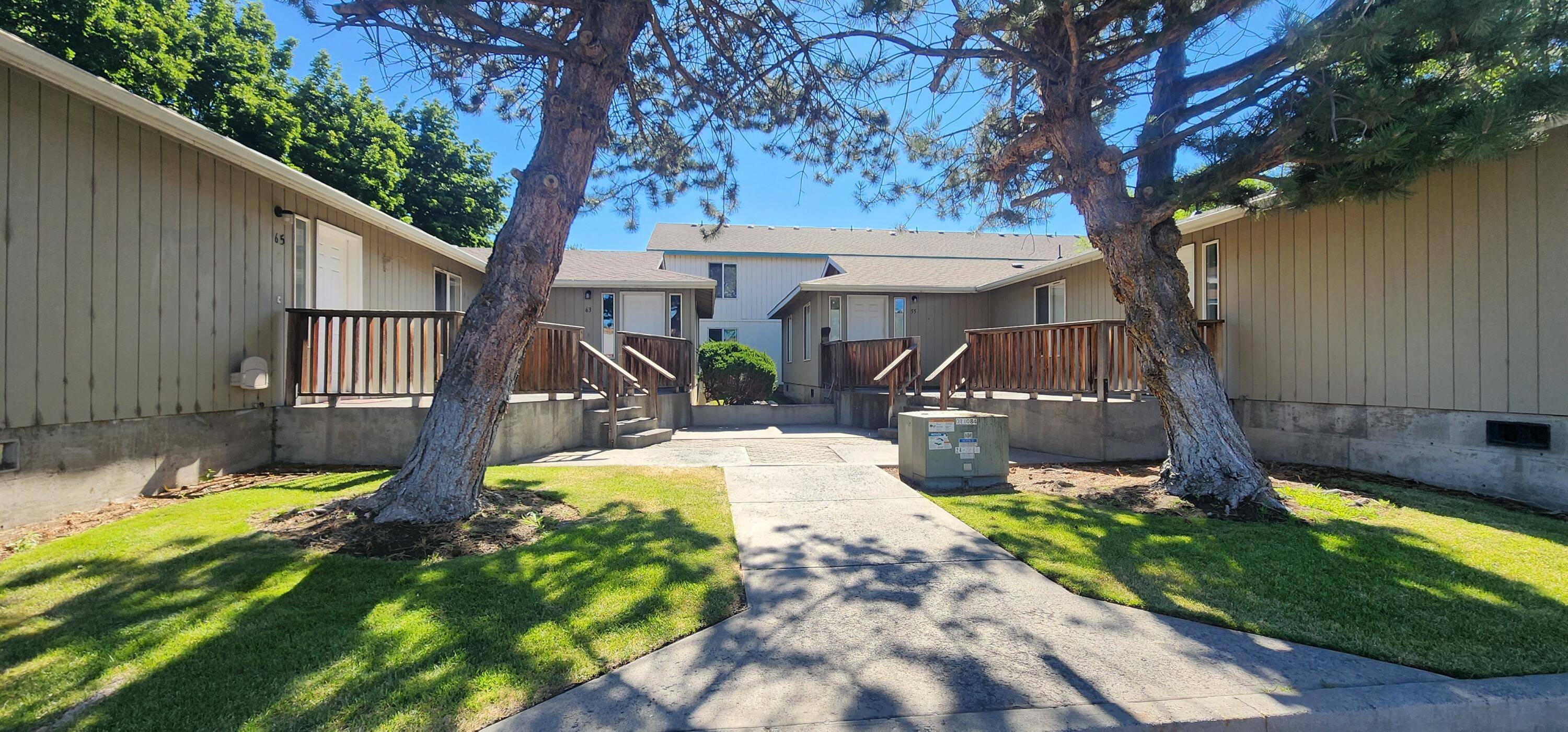 Madras, OR 97741,63 7th ST #1-4