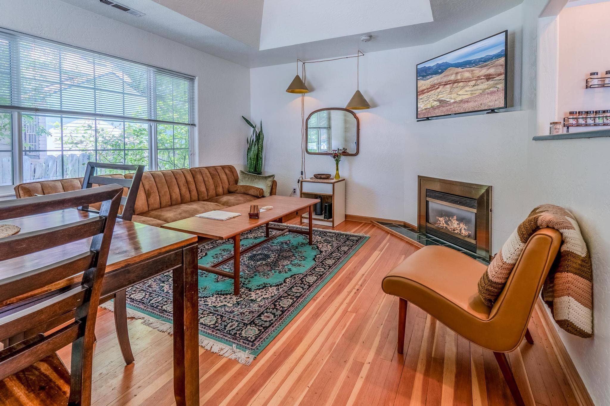Grants Pass, OR 97526,707 G ST
