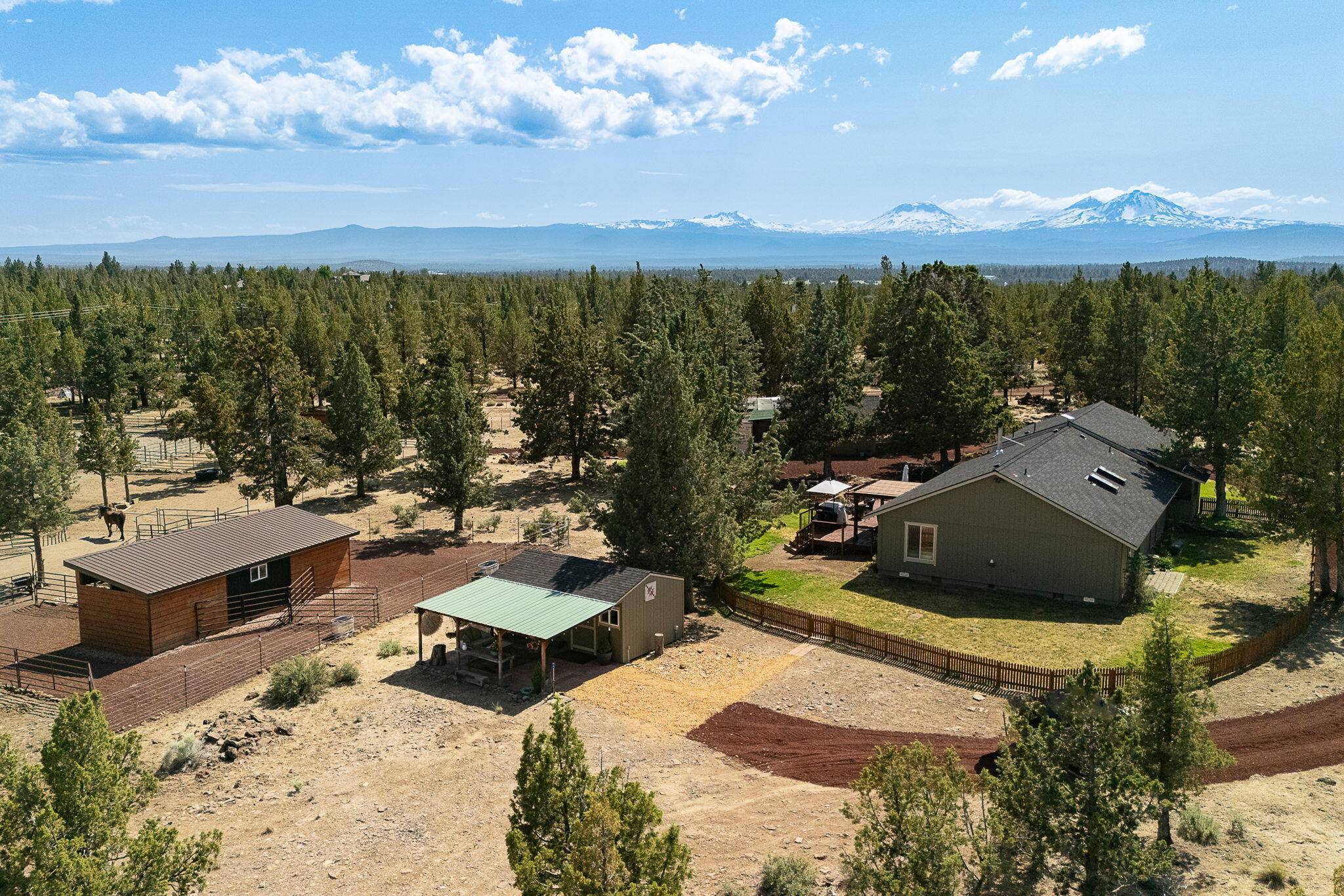 Sisters, OR 97759,18380 Goldcoach RD