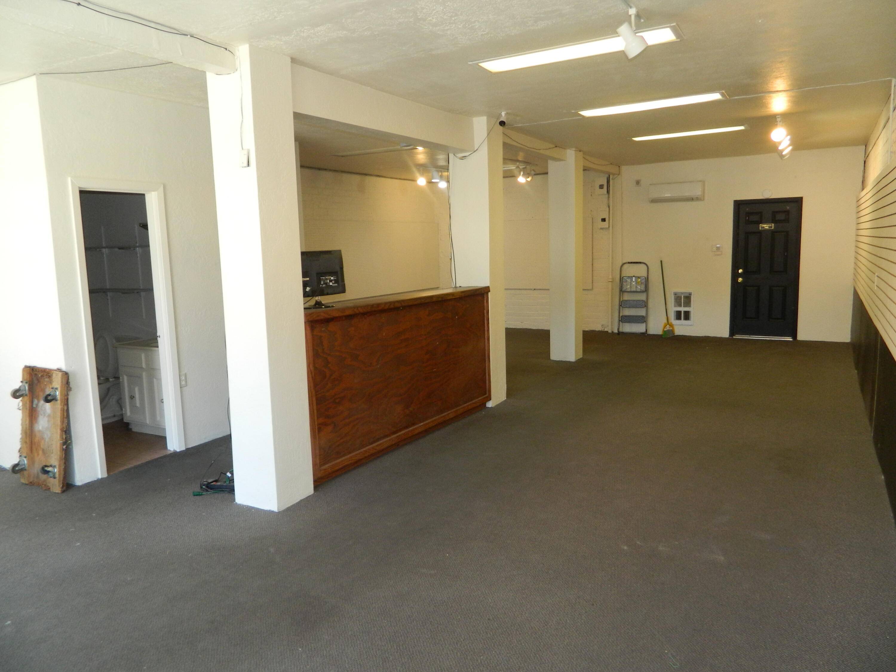 Klamath Falls, OR 97601,162 Main ST