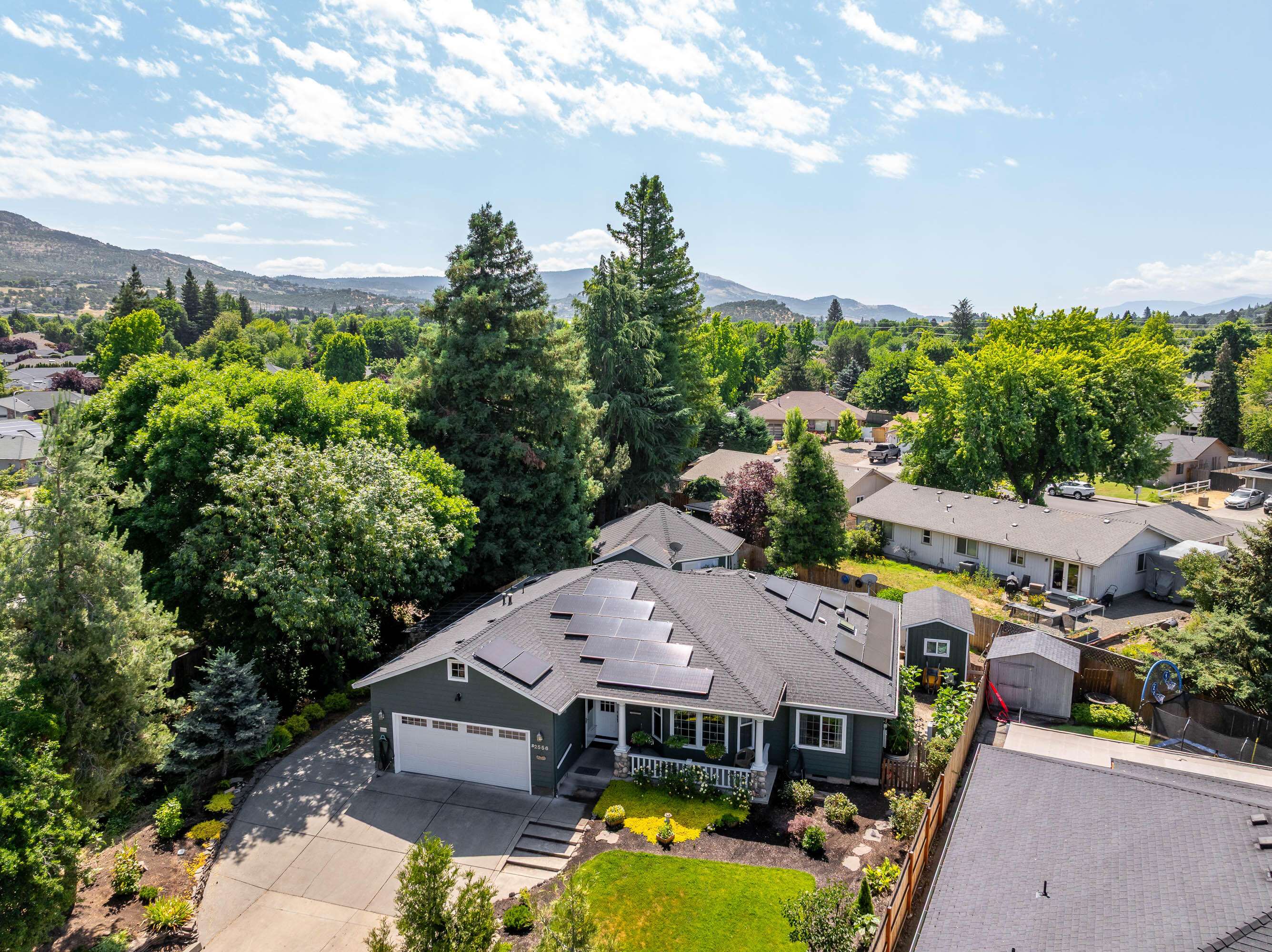 Medford, OR 97504,2556 Waters Edge WAY