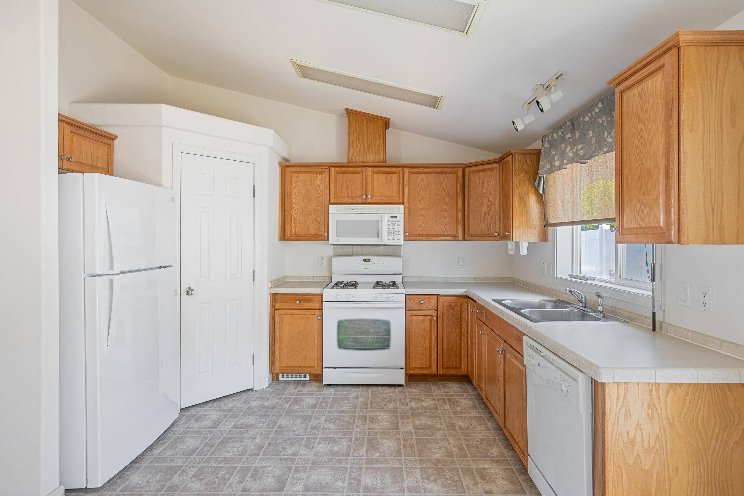 Grants Pass, OR 97526,107 Wrightwood CIR