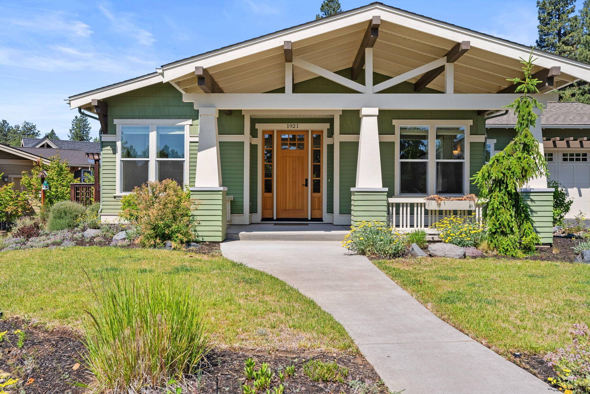 Bend, OR 97703,1921 Shevlin Crest DR