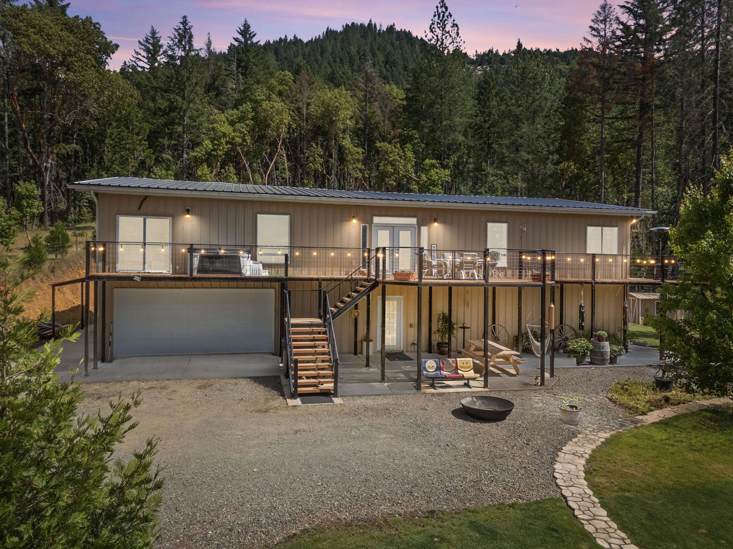 Glendale, OR 97442,5067 Azalea Glen RD