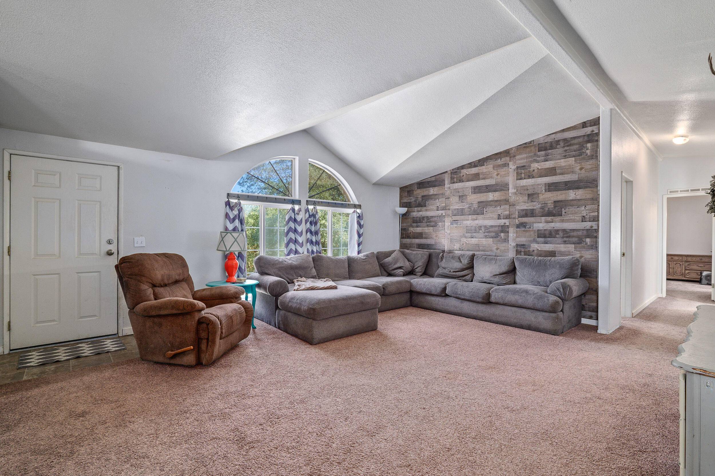 Grants Pass, OR 97527,3615 Redwood HWY