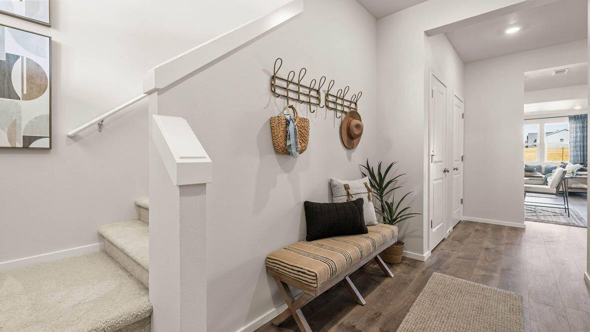 Bend, OR 97702,61156 Splendor LN