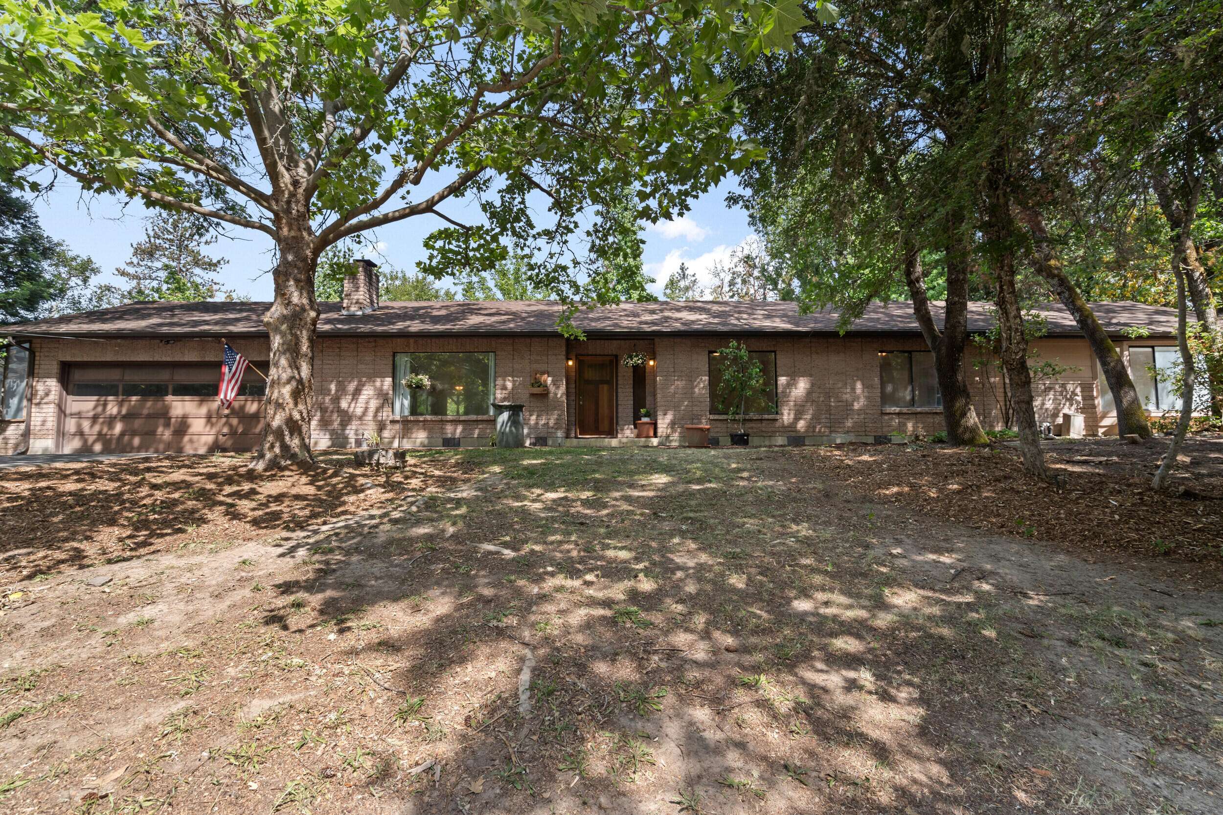 Grants Pass, OR 97526,266 Chaparral DR