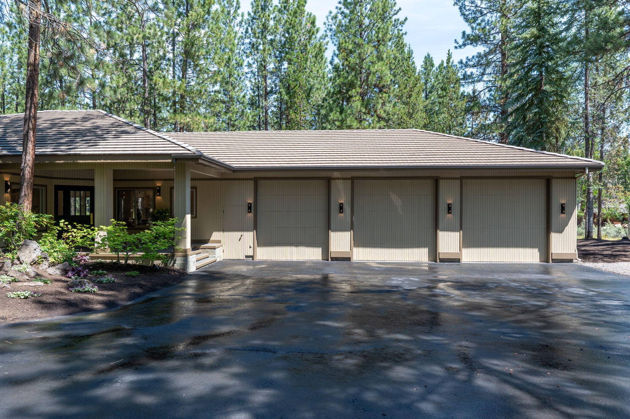 Bend, OR 97702,19375 Rim Lake CT