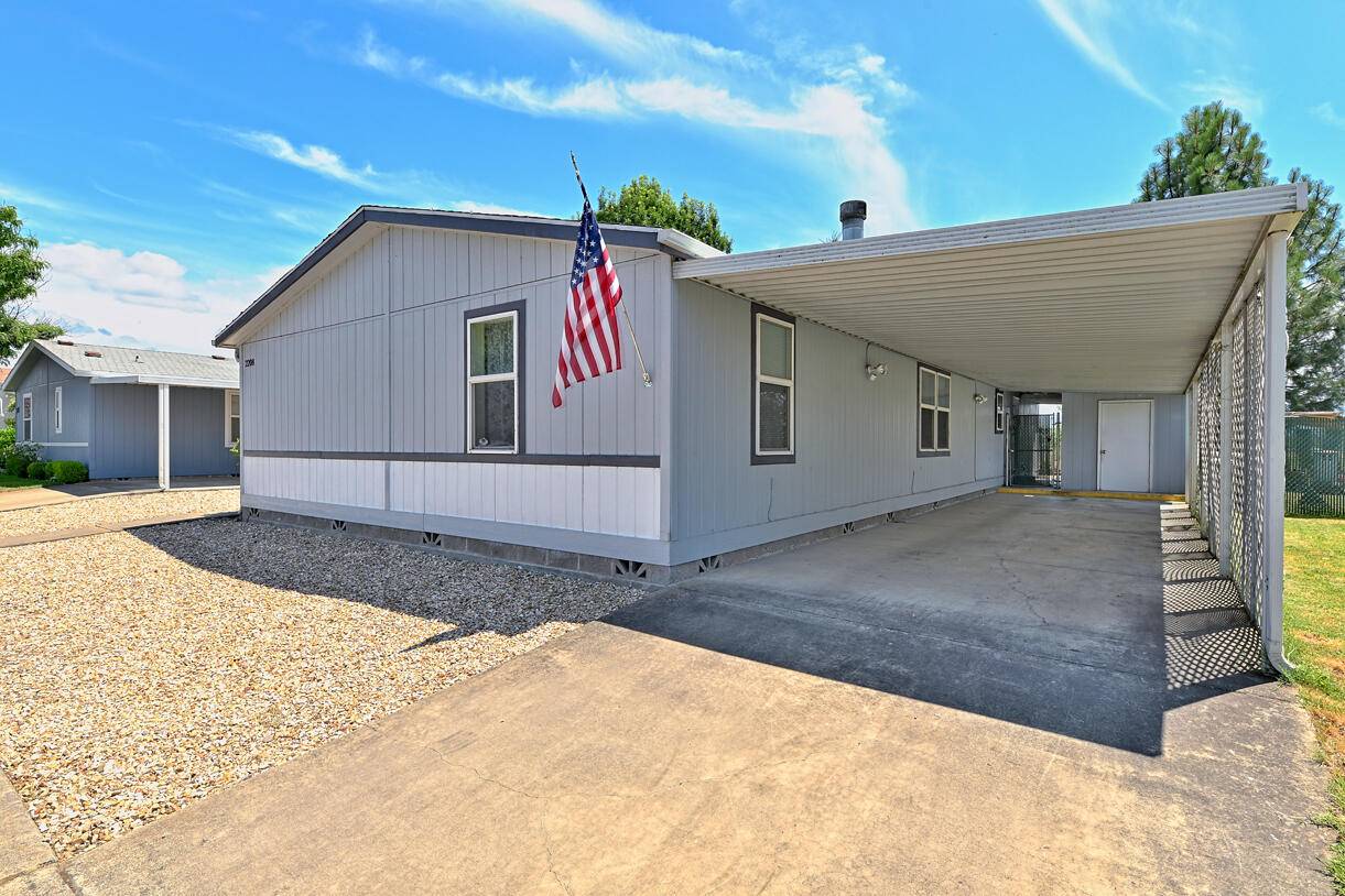Central Point, OR 97502,2208 Lara LN