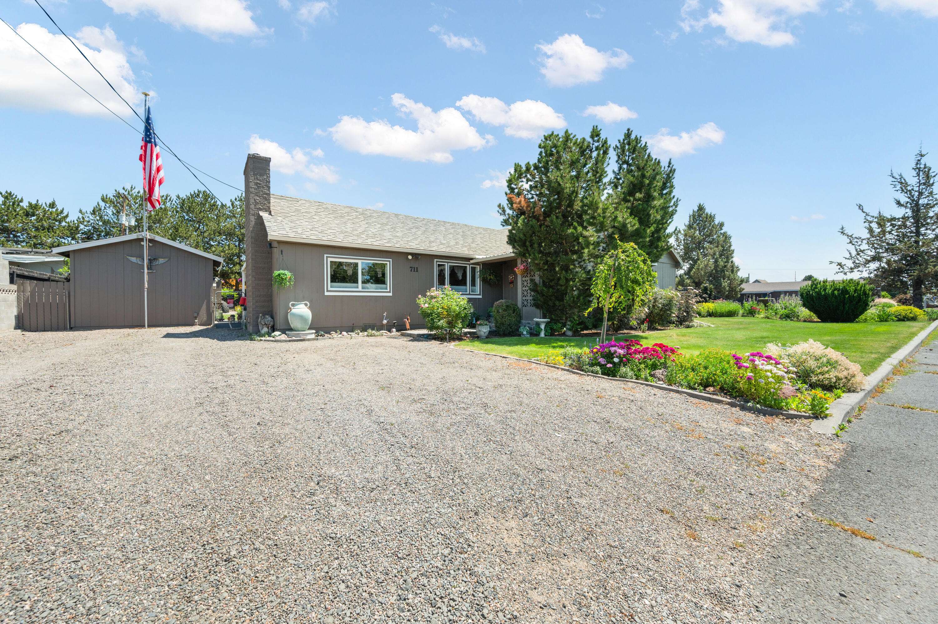 Madras, OR 97741,711 3rd ST