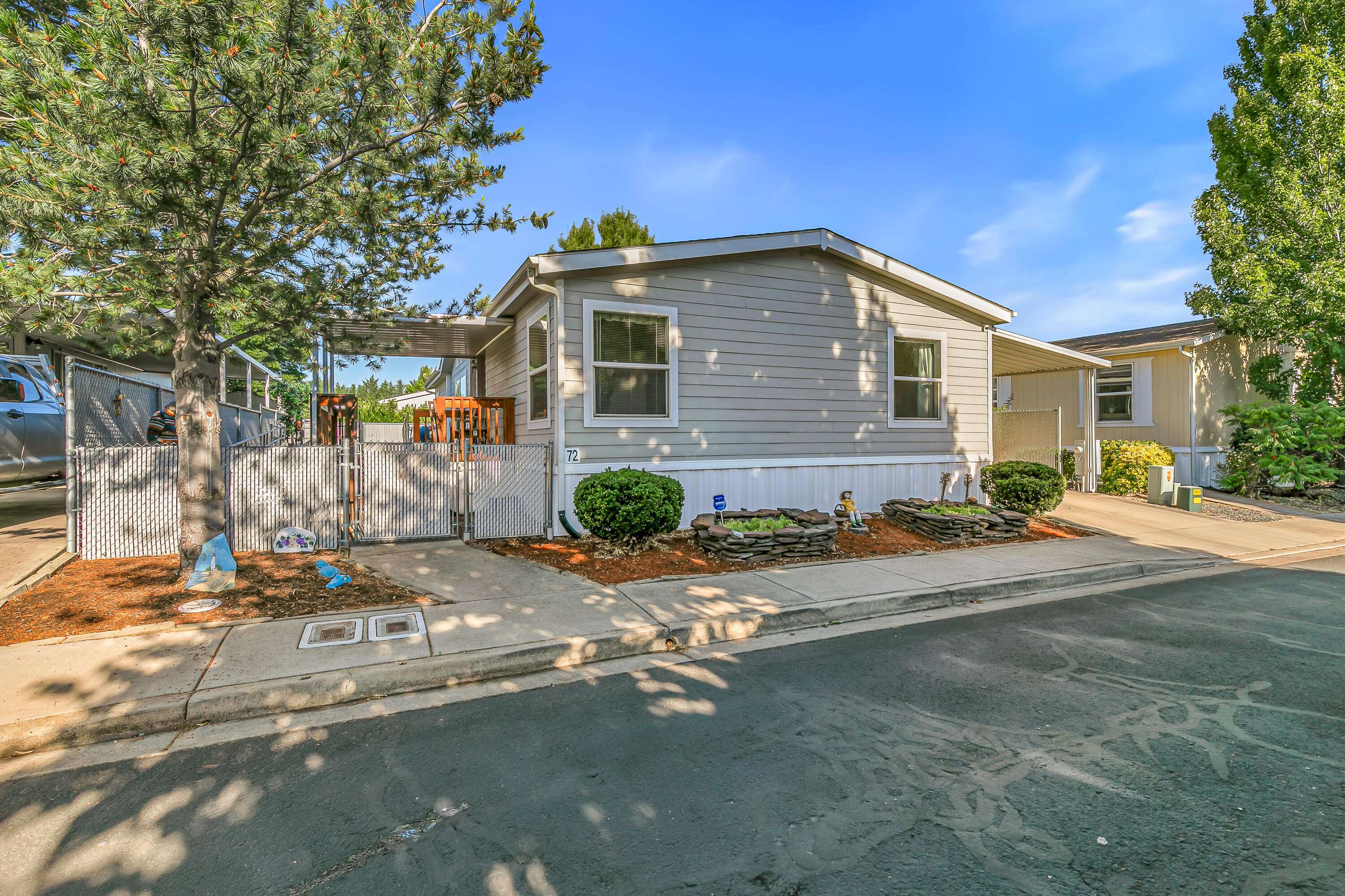 Medford, OR 97501,2552 Thorn Oak DR #SPC 72