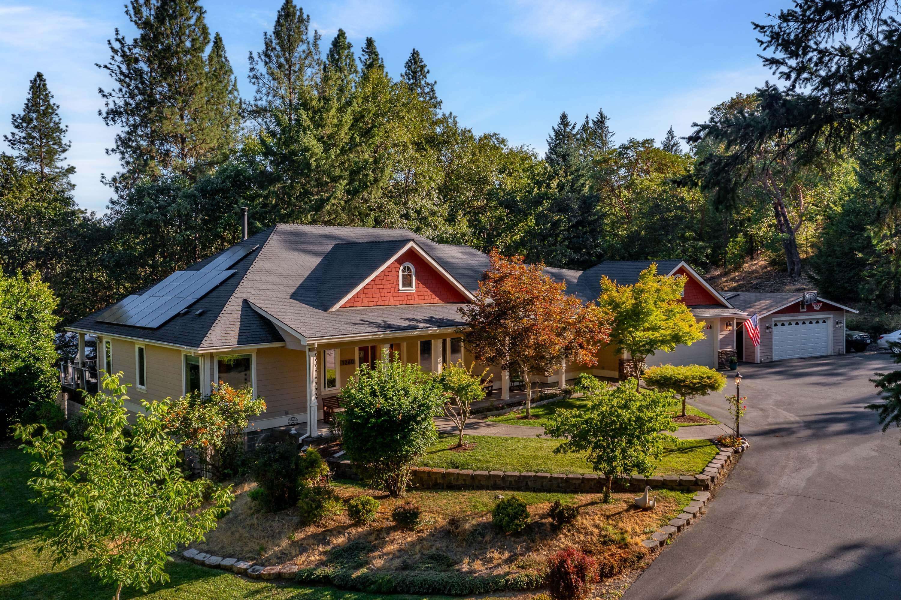 Grants Pass, OR 97526,1260 Pinecrest DR