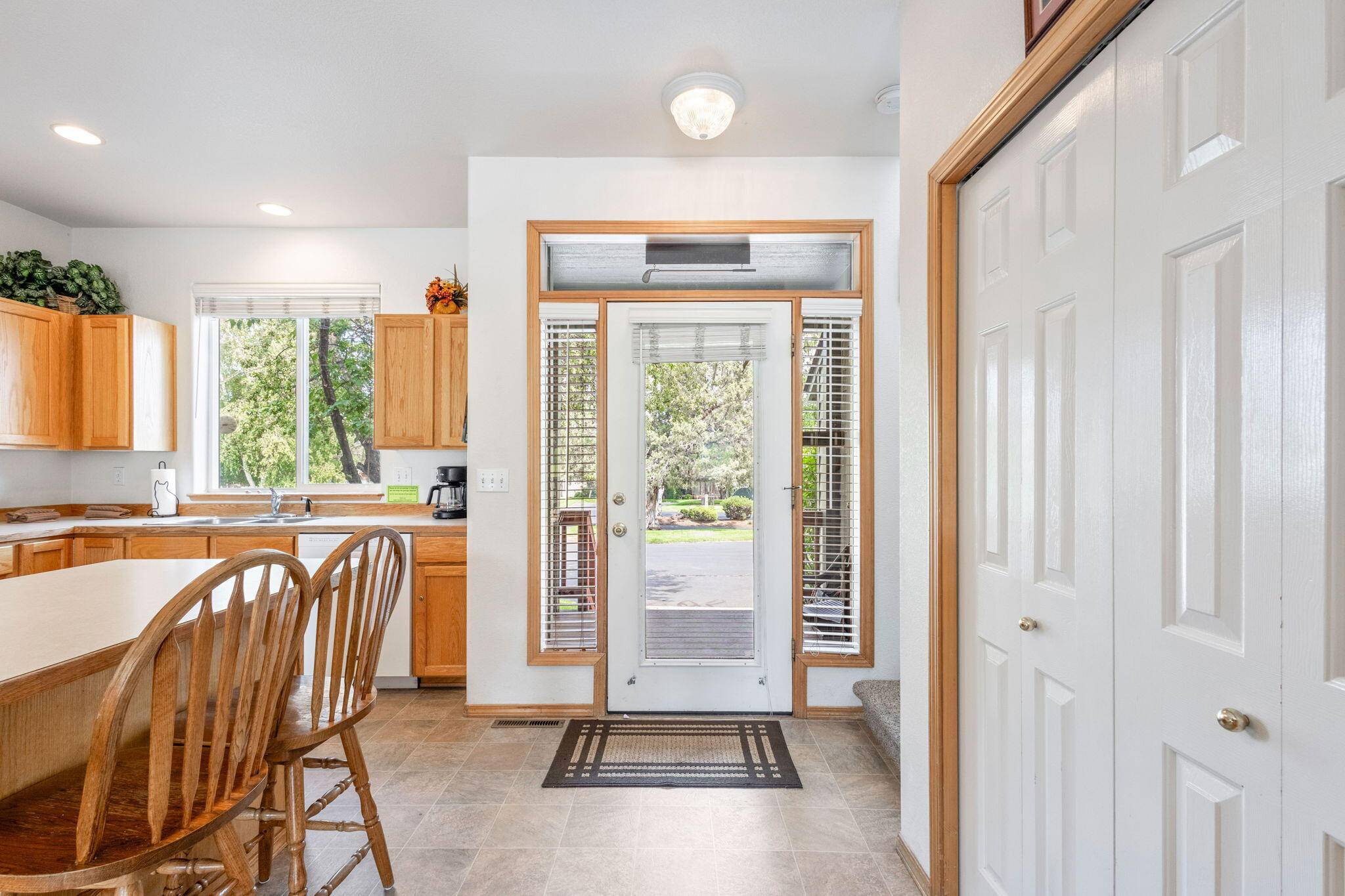 Redmond, OR 97756,987 Golden Pheasant DR