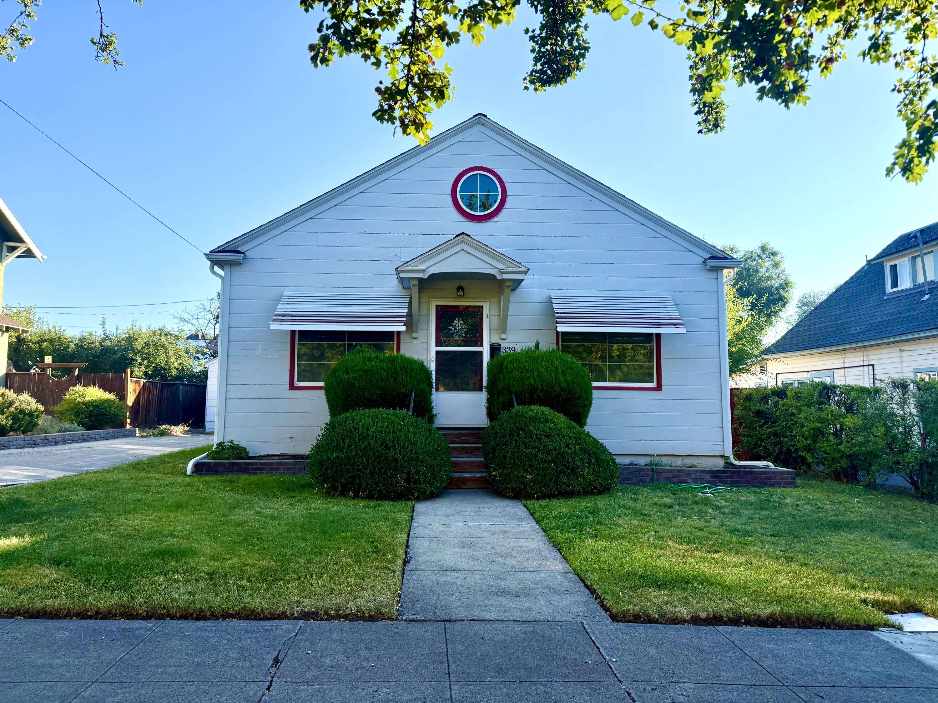 Klamath Falls, OR 97601,339 9th ST