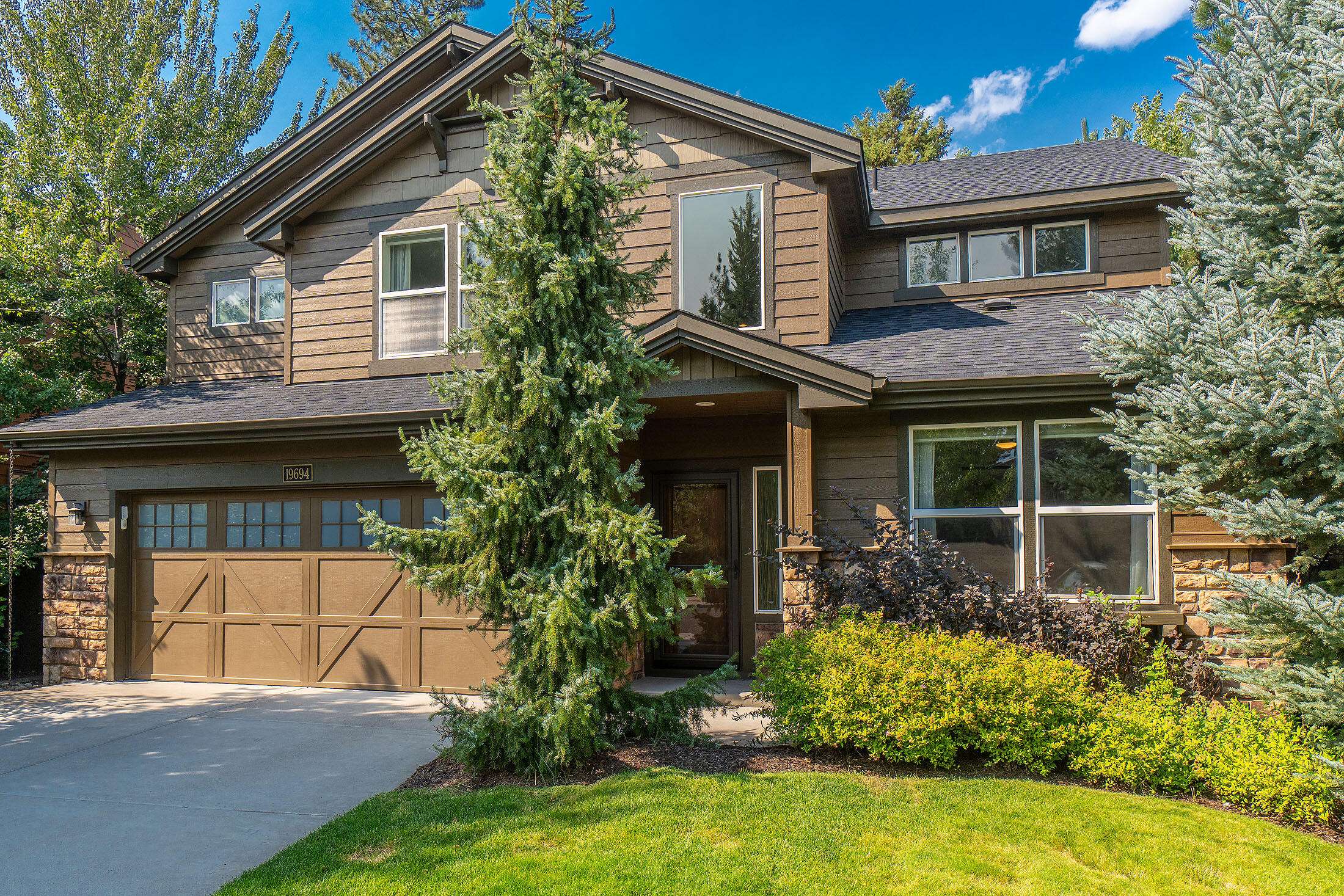 Bend, OR 97702,19694 Harvard PL