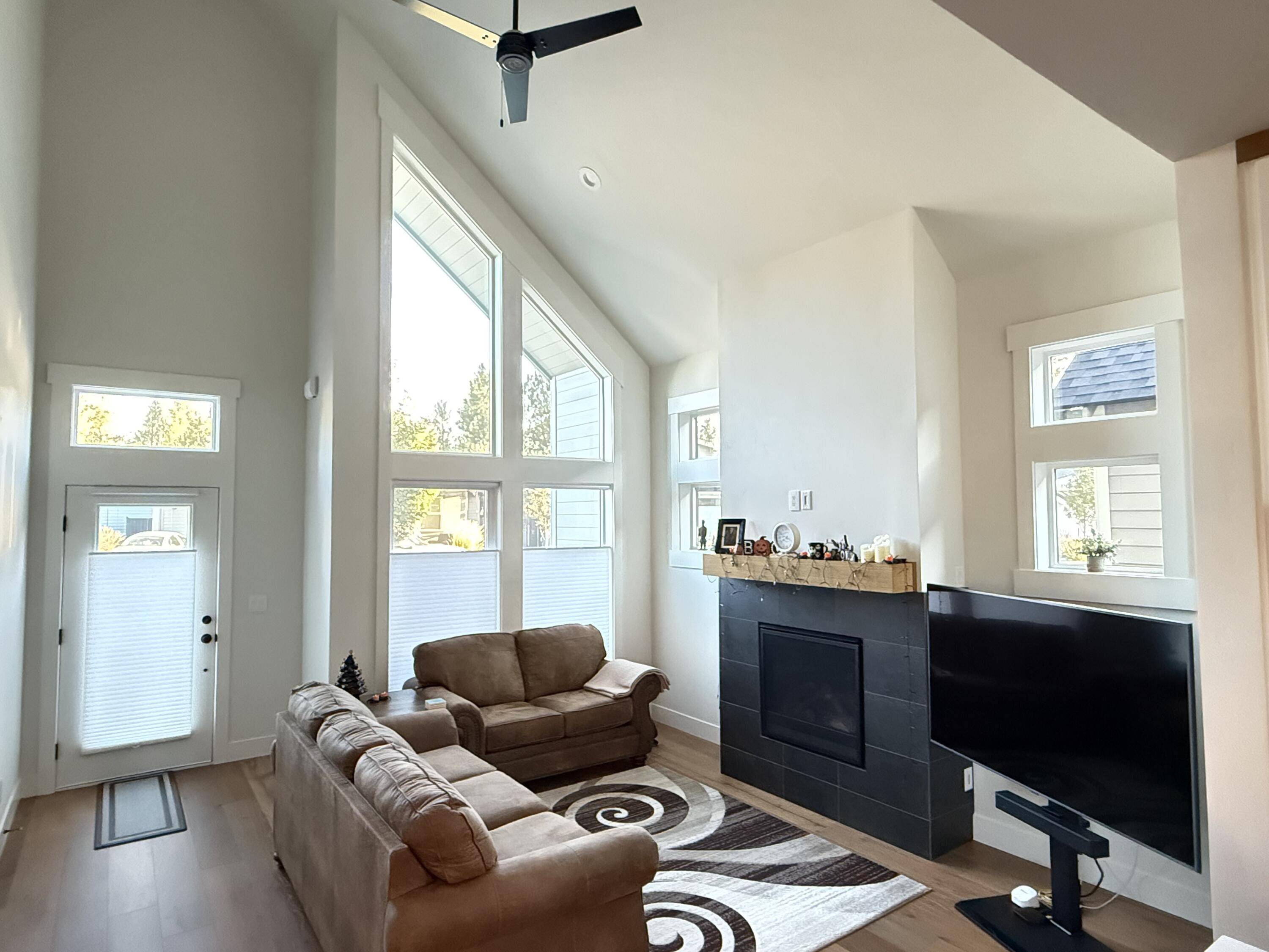 Sisters, OR 97759,157 Heising DR