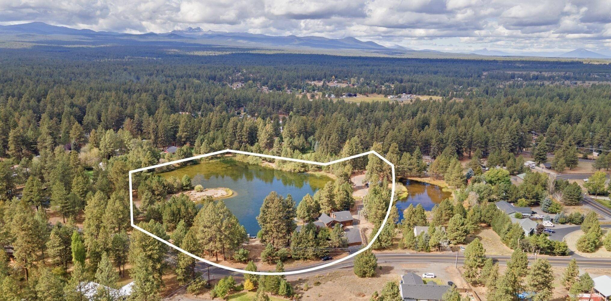 Bend, OR 97702,19434 River Woods DR