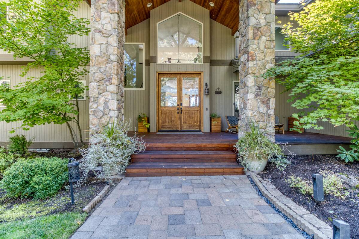 Bend, OR 97702,61015 River Bluff TRL