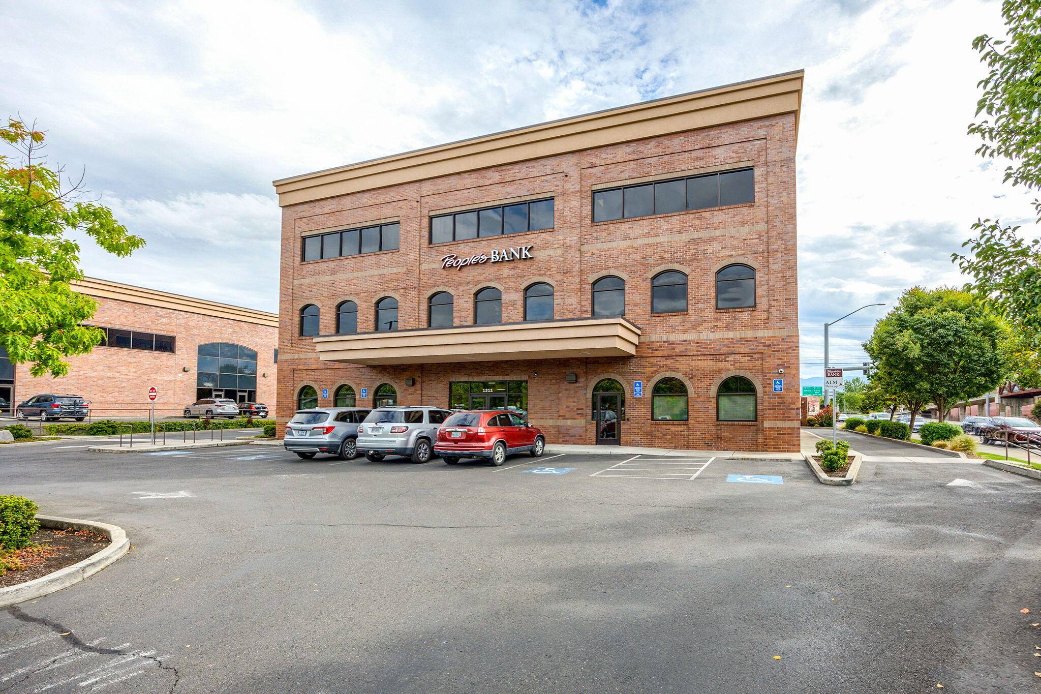 Medford, OR 97504,1311 Barnett RD #201