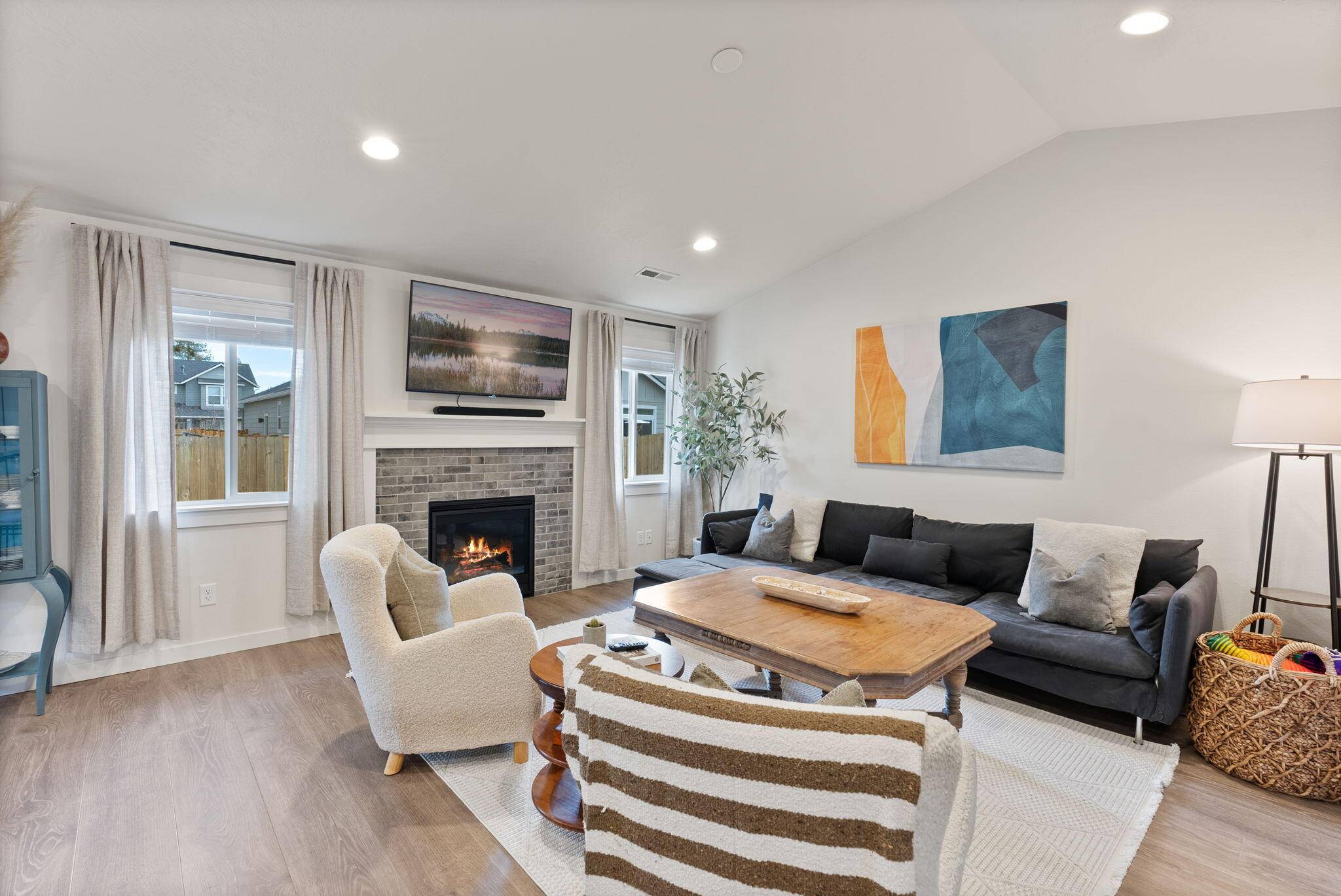 Sisters, OR 97759,632 Reed ST