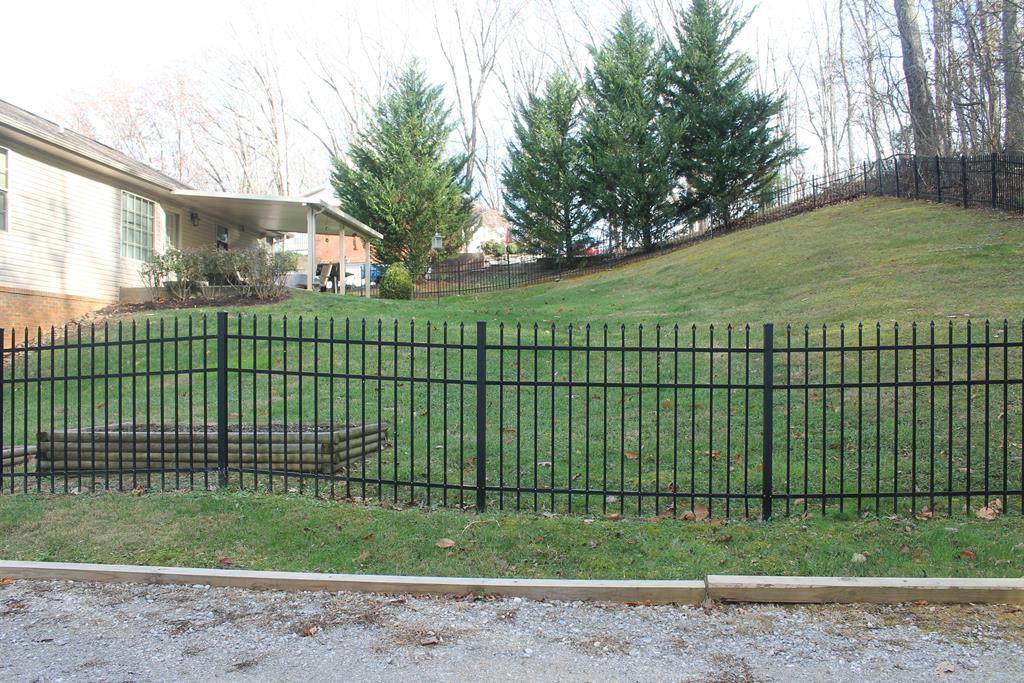 Jefferson City, TN 37760,828 Rebecca LN