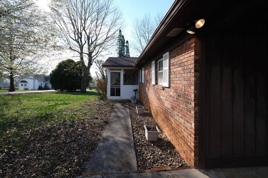 Jefferson City, TN 37760,716 Lakewood Dr.