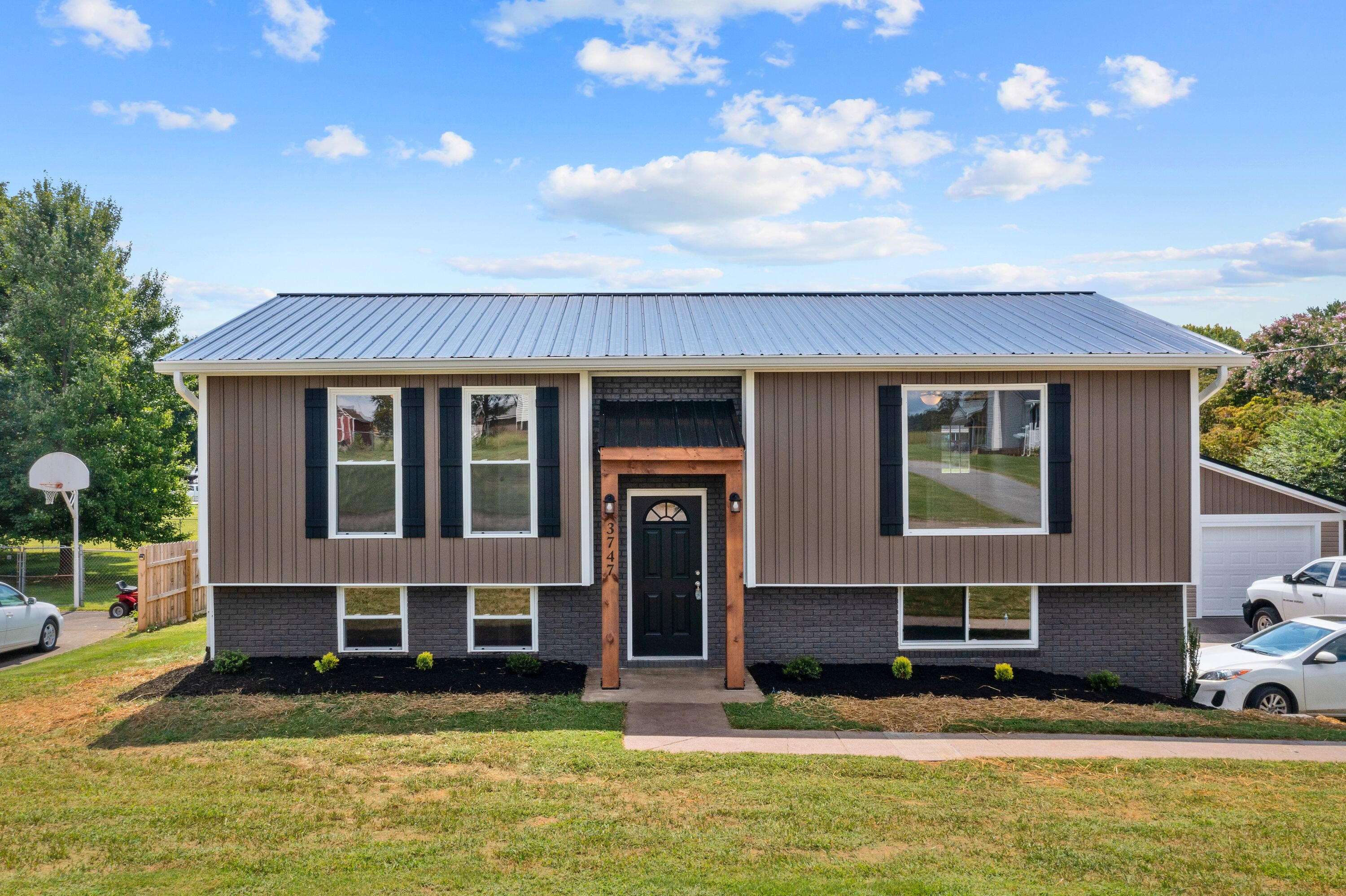 Morristown, TN 37813,3747 Halifax CIR