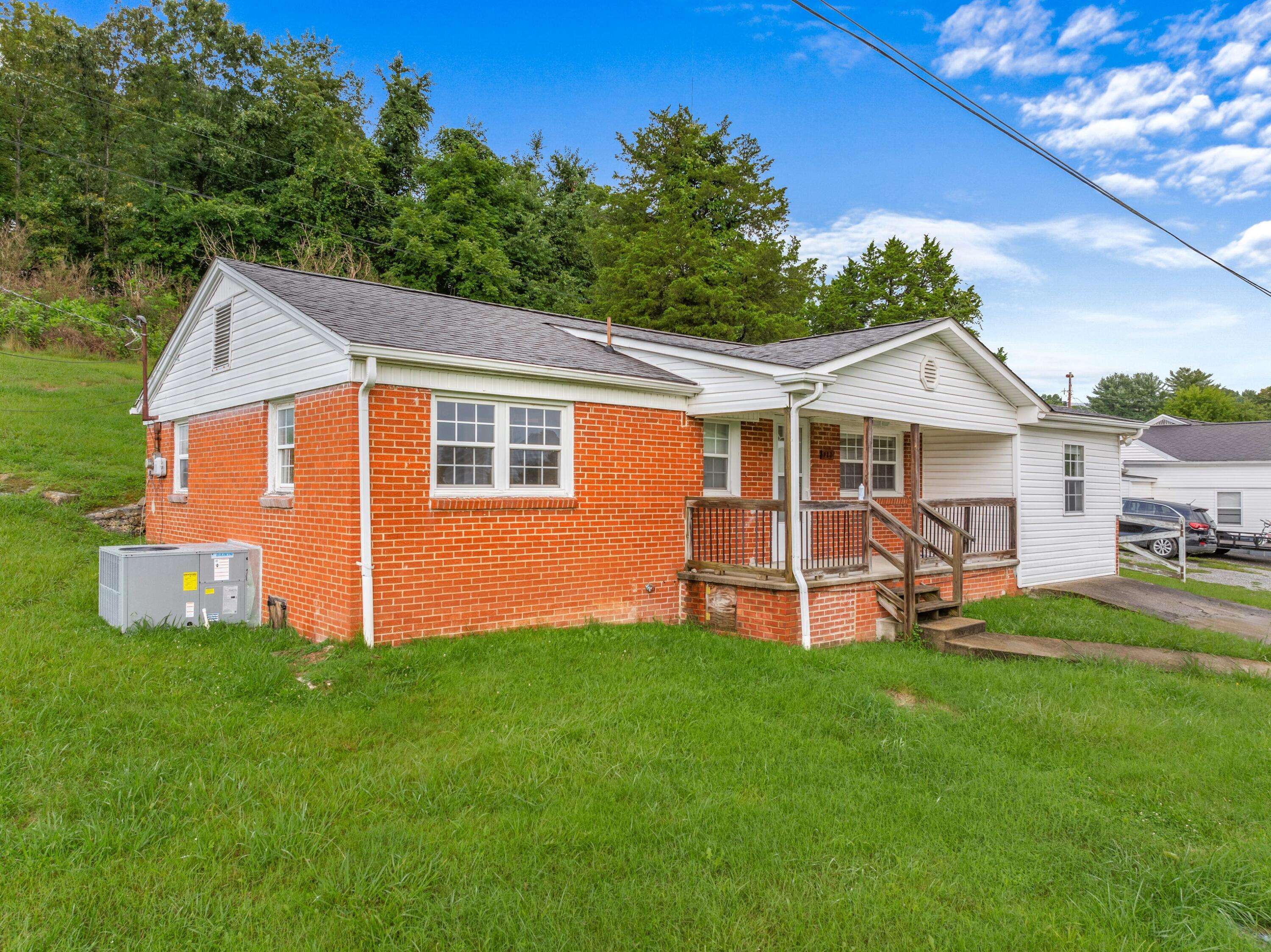 New Tazewell, TN 37879,922 Chittum DR