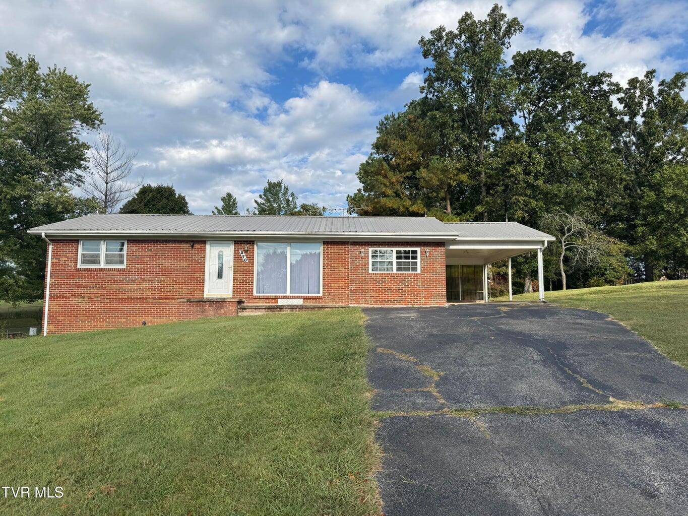 Greeneville, TN 37745,270 Pine LOOP