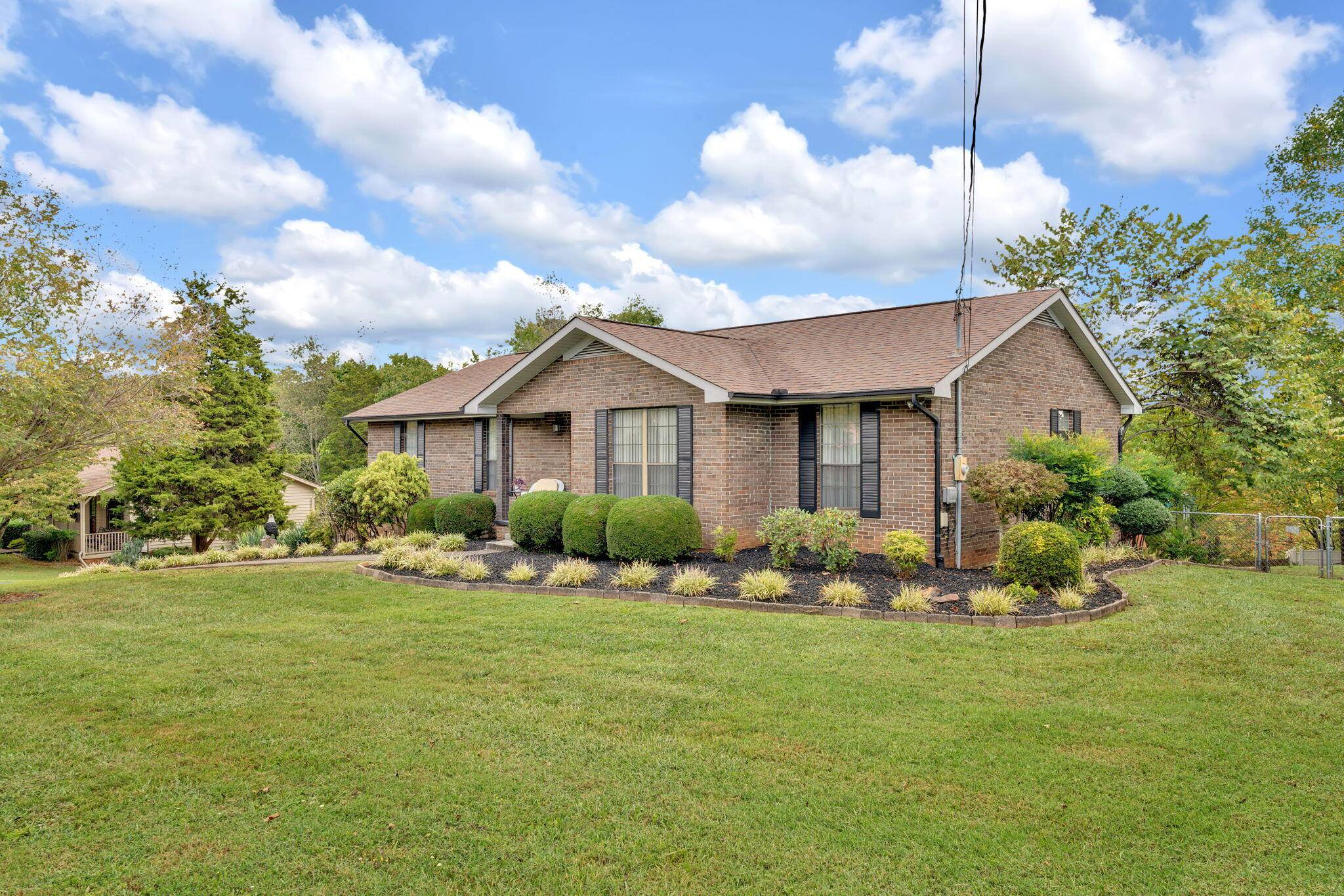 Morristown, TN 37814,985 Cedar Trace LN