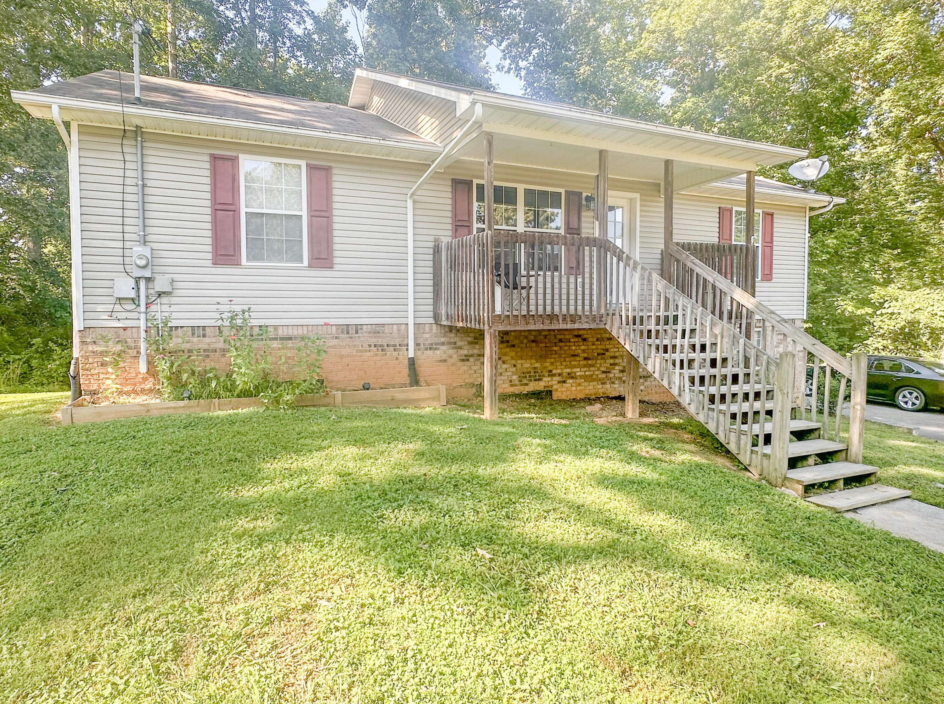 Strawberry Plains, TN 37871,718 Duvall CT