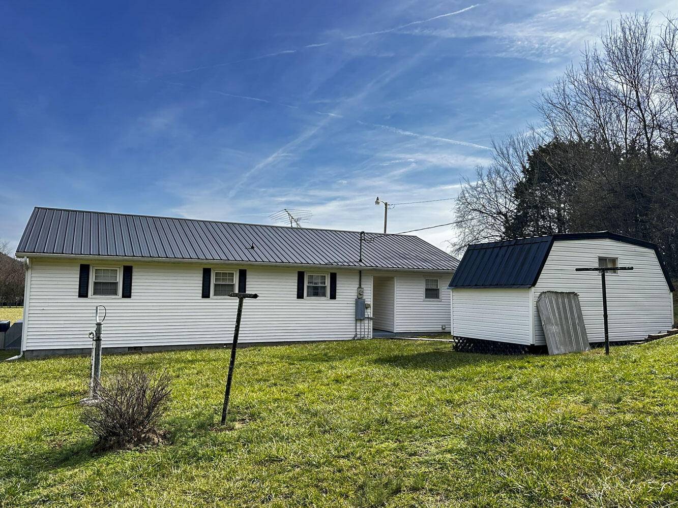 Newport, TN 37821,1585 Hill RD