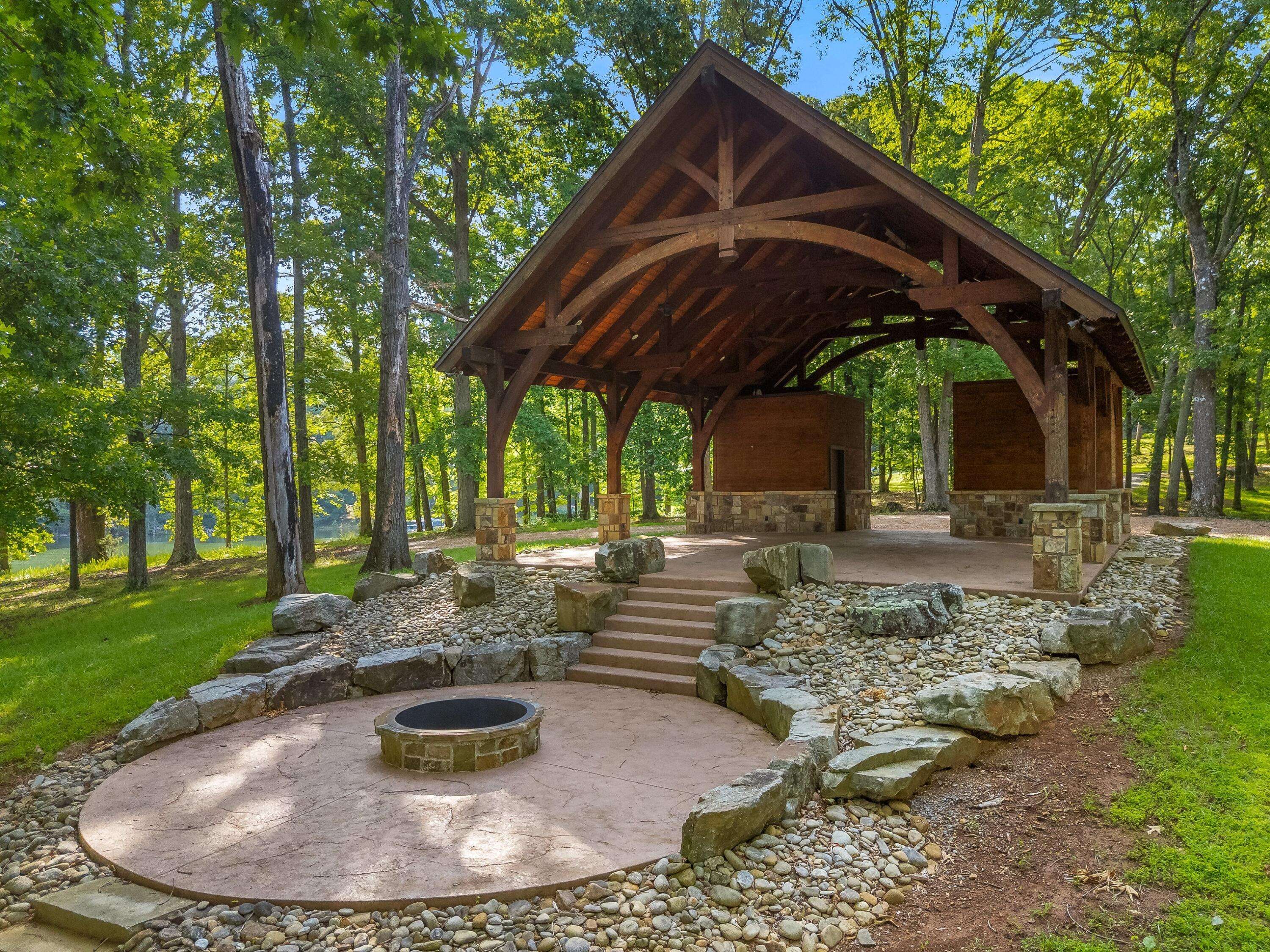 Jefferson City, TN 37760,463 Heather Brook DR