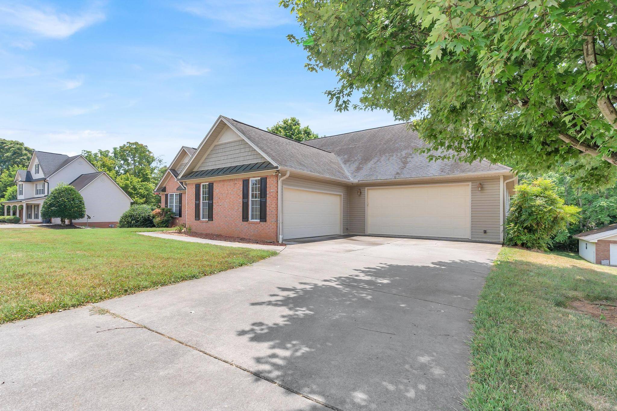 Morristown, TN 37814,1031 Hickory View DR