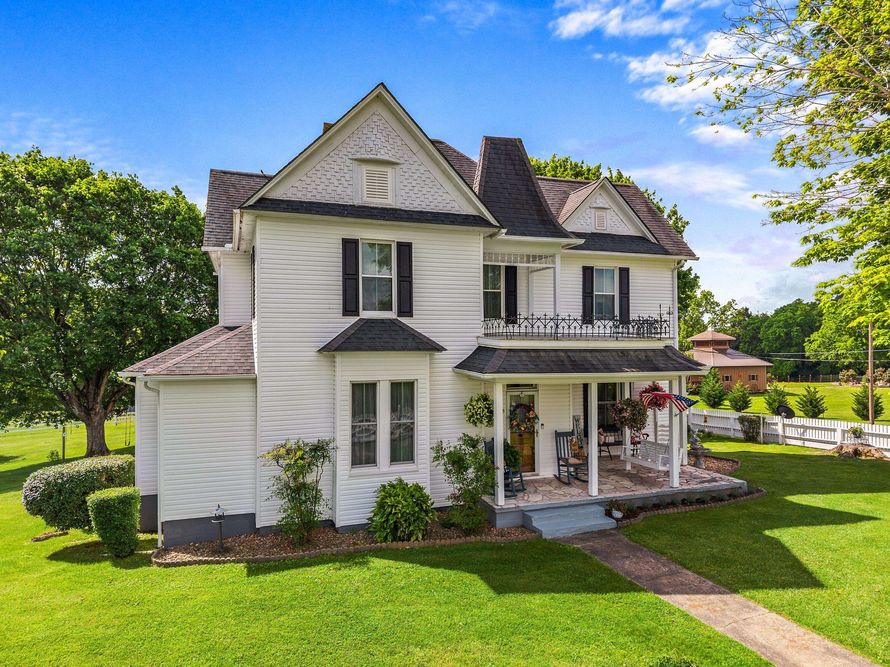Jefferson City, TN 37760,989 Dumplin Valley RD